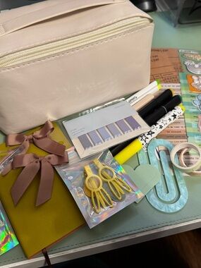 Cream Cosmetic/Toiletry Bag with Pastel Stationery Set